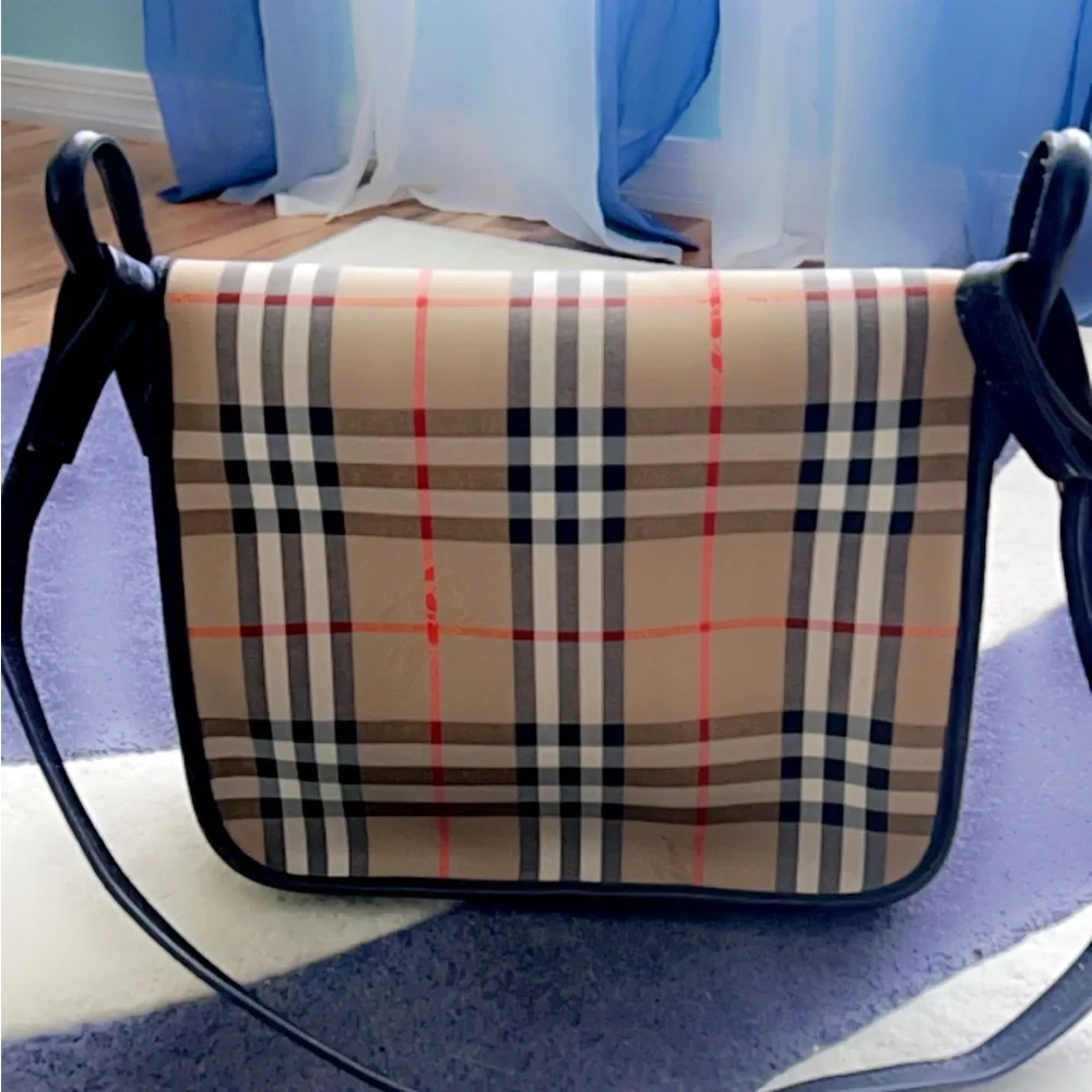 ❌❌SOLD❌❌Burberry messenger bag - Picture 4 of 7